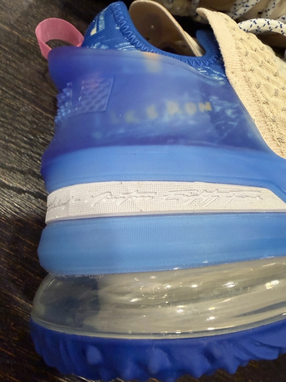 NIKE LEBRON 18 XVIII "LOS ANGELES BY DAY" LIGHT CREAM-PINK SZ 11.5 - Picture 2 of 14